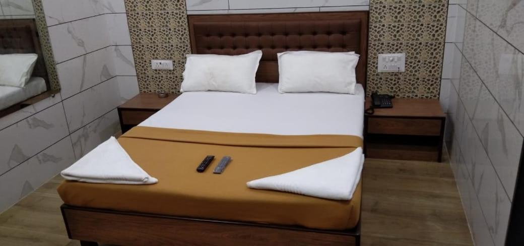 Hotel Royal Residency Мумбай Екстериор снимка