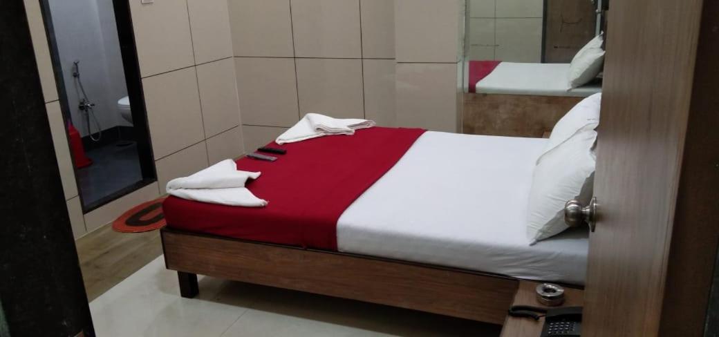 Hotel Royal Residency Мумбай Екстериор снимка