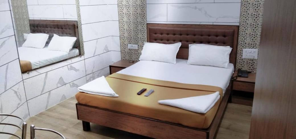 Hotel Royal Residency Мумбай Екстериор снимка